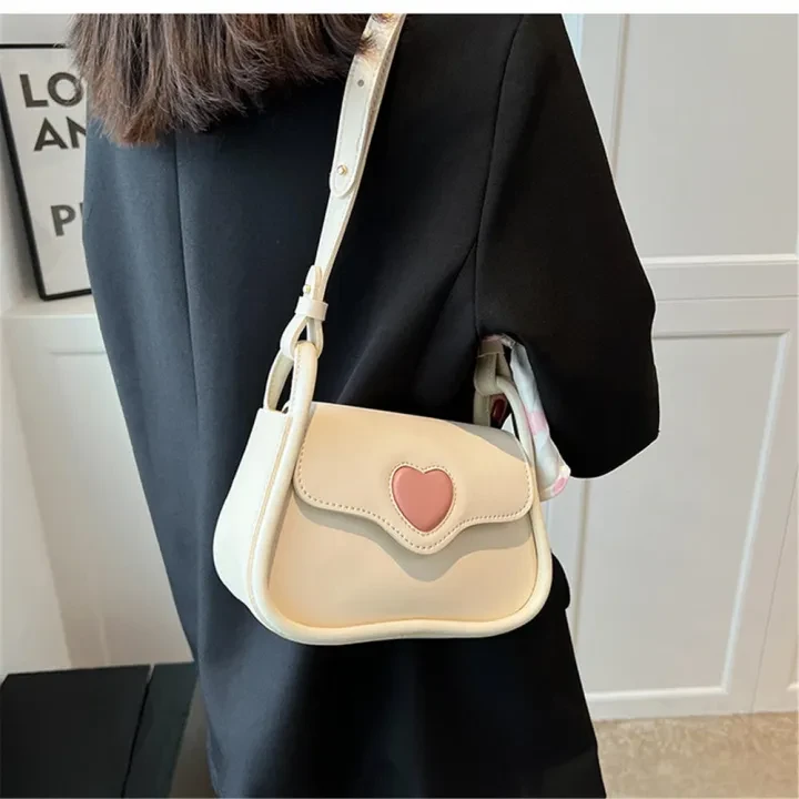 Leather Saddle bag Sophisticated love Retro Shoulder bag Crossbody bag for Casual outings Daily use Travel purposes Fashion enthusiasts Gift  for girls